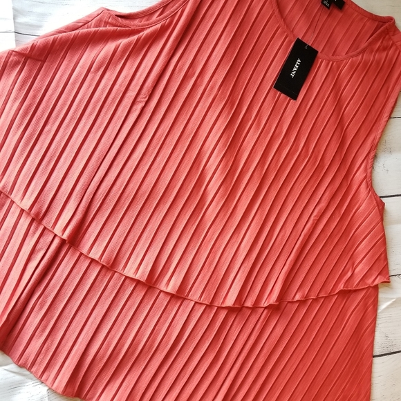 Solid Ribbed Overlay Top - Picture 2 of 6